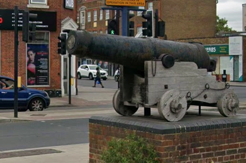 The Welling Cannon a historic 36-pounder Russian iron carronade located at Welling Corner.